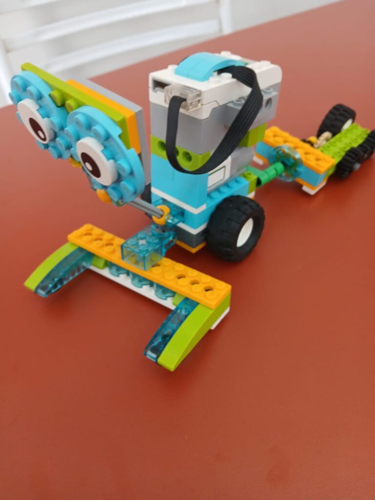 Robótica proyecto «Base Lunar – 3° grado T.T.